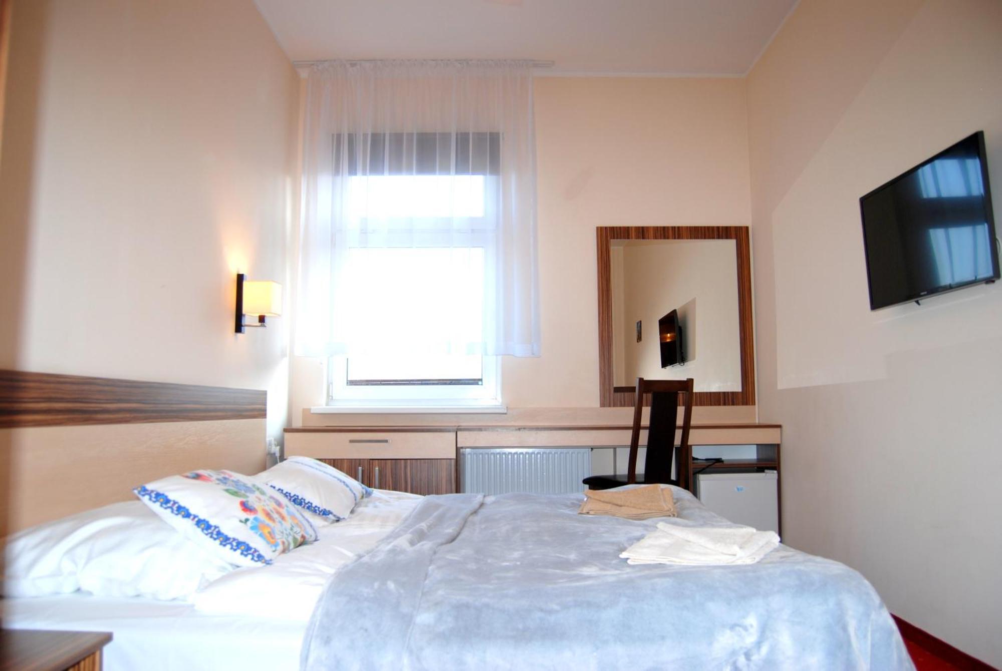 Willa Nimfa Apartamenty W Centrum シクラルスカ・ポレンバ エクステリア 写真